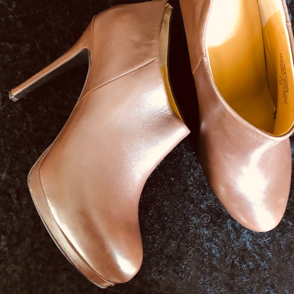 NINE WEST BROWN GENUINE LEATHER 5.5” HEELS, Sz7m - Picture 3 of 14